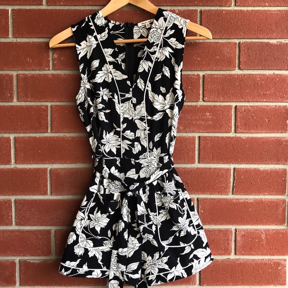 classy summer romper - Picture 1 of 3